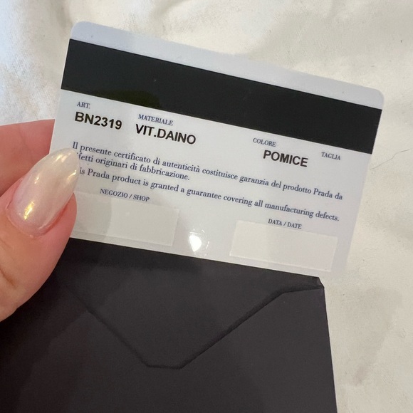 Prada bag used - Picture 7 of 7